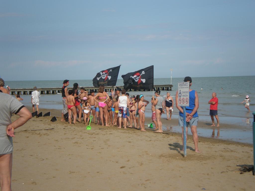 Hotel Silva Frontemare Lido di Jesolo Esterno foto