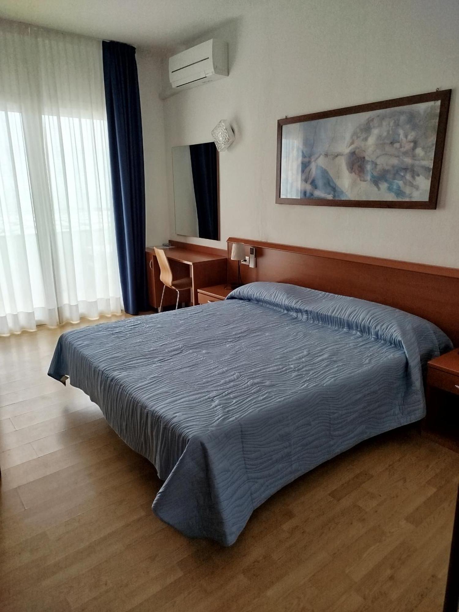 Hotel Silva Frontemare Lido di Jesolo Esterno foto