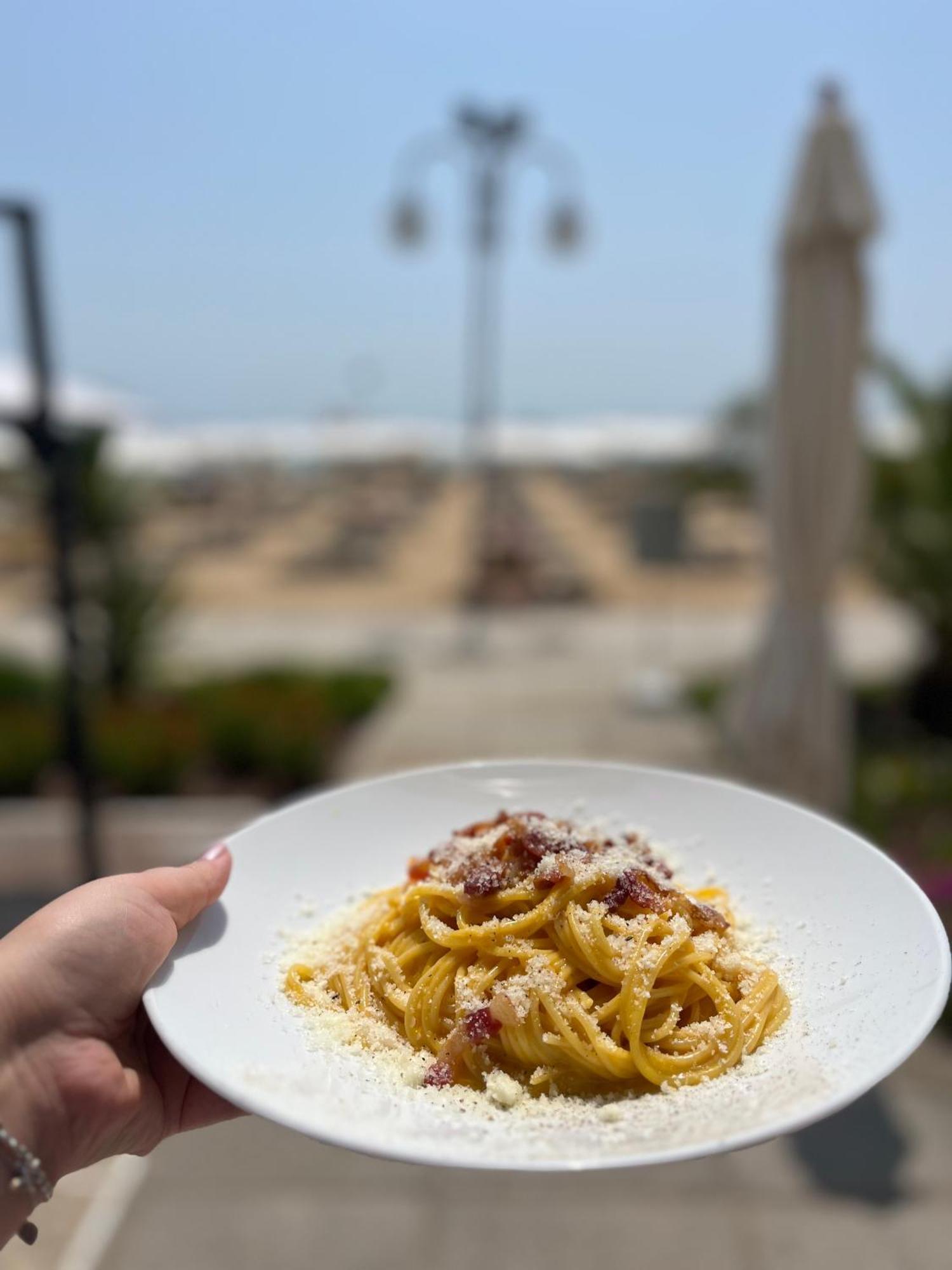Hotel Silva Frontemare Lido di Jesolo Esterno foto