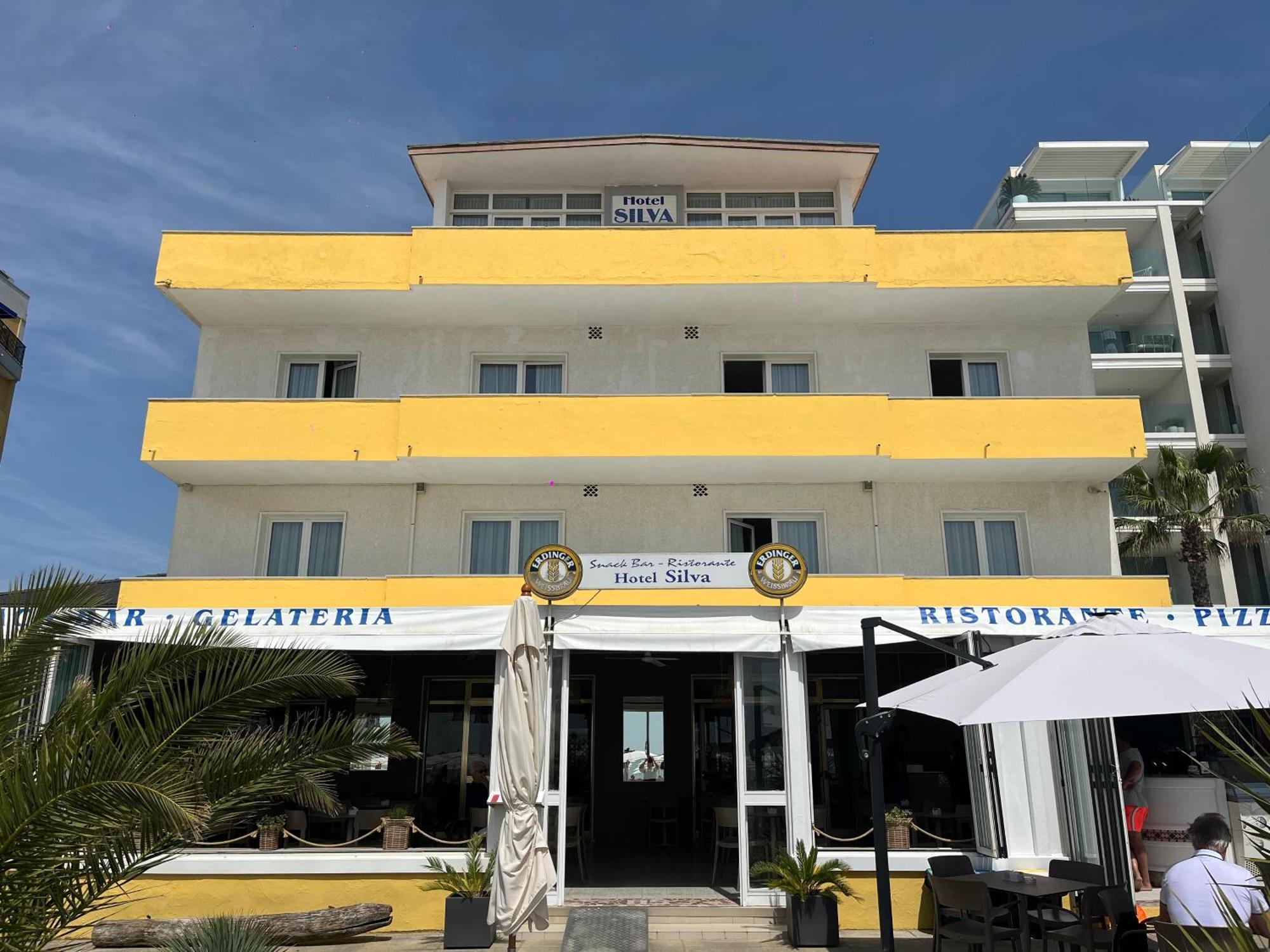 Hotel Silva Frontemare Lido di Jesolo Esterno foto