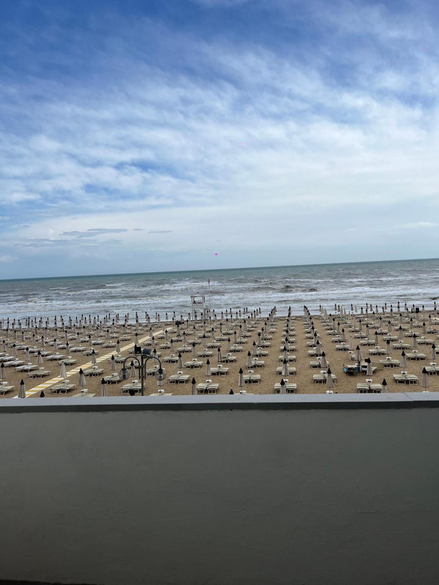 Hotel Silva Frontemare Lido di Jesolo Esterno foto