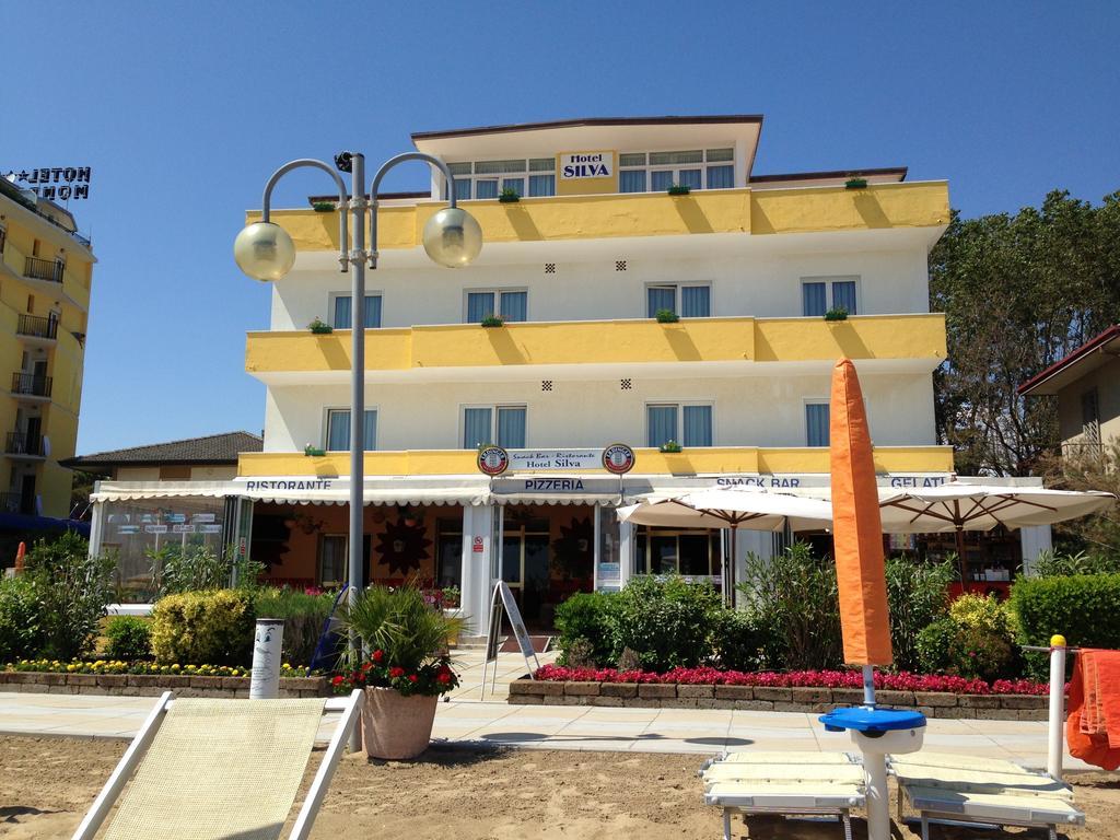 Hotel Silva Frontemare Lido di Jesolo Esterno foto